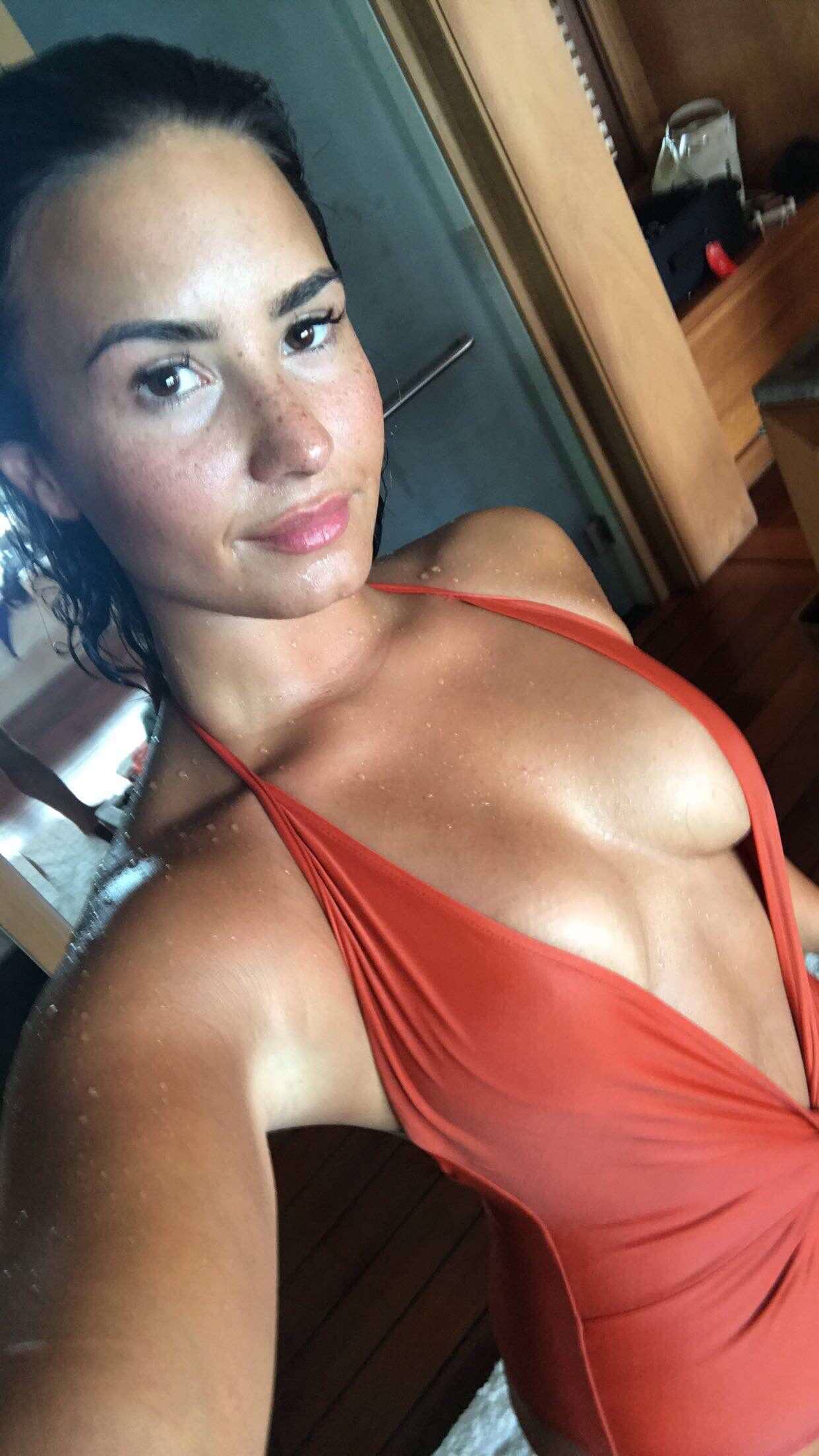 Demi Lovato Nude 9
