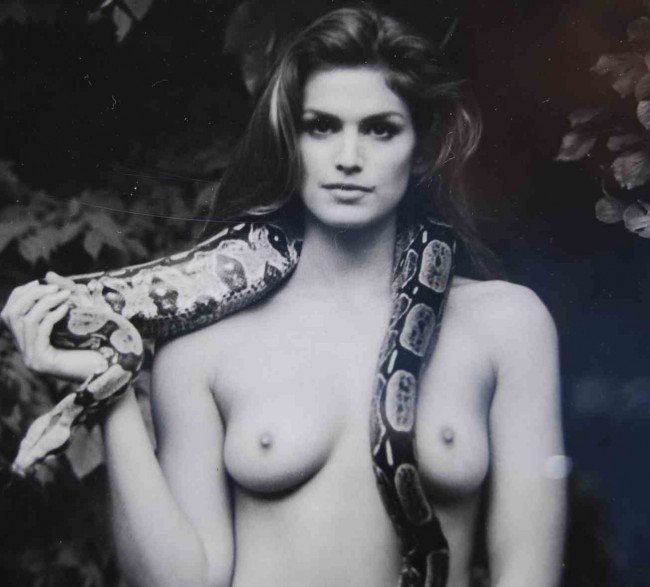 Cindy Crawford Nude With a Snake Around Her Neck