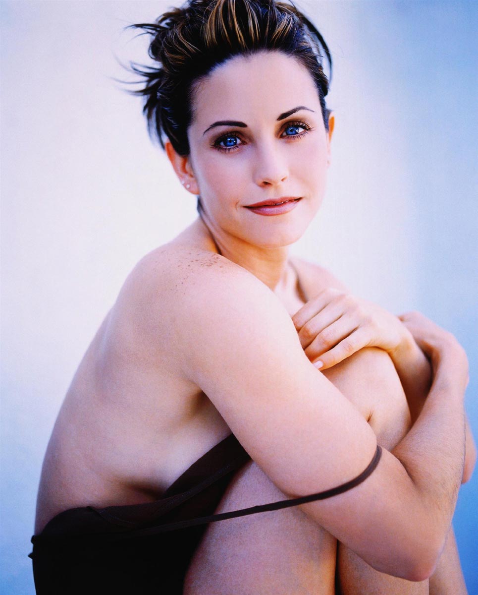 Courtney Cox Nude Boobs Showing Under Her Arms