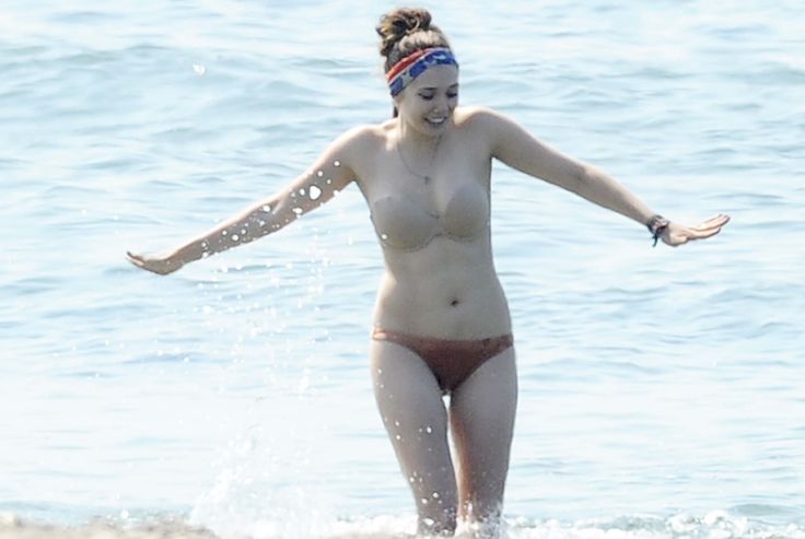 Elizabeth Olsen Hot Body in a Sexy bikini