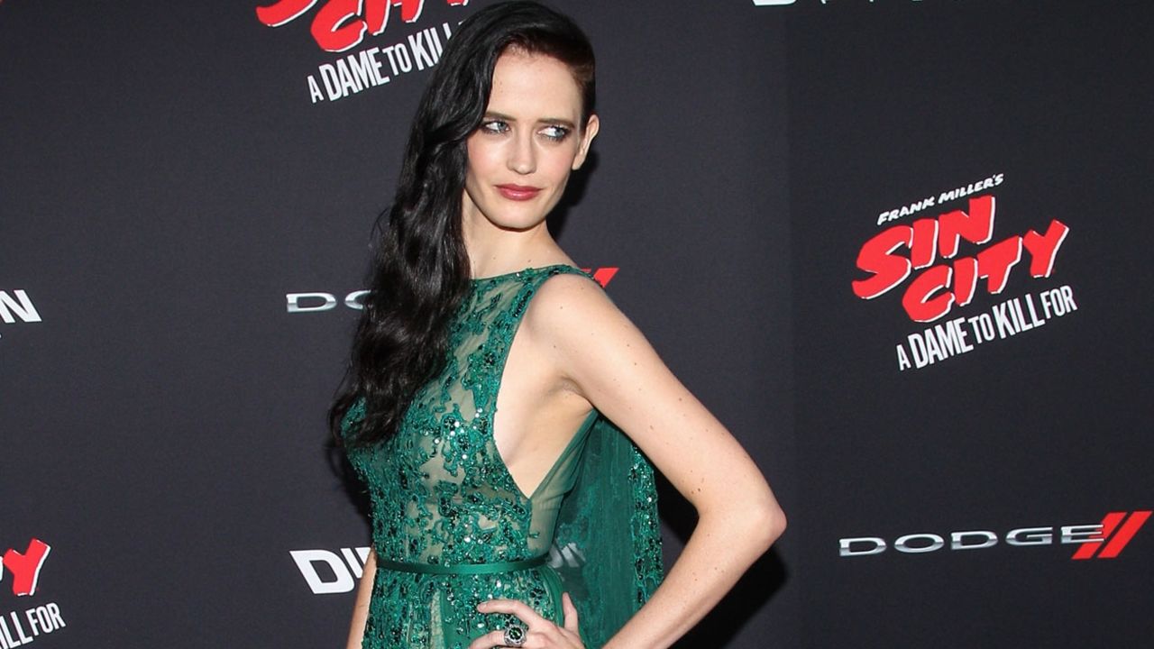 Eva Green Hot in Sexy Green Dress Without a Bra