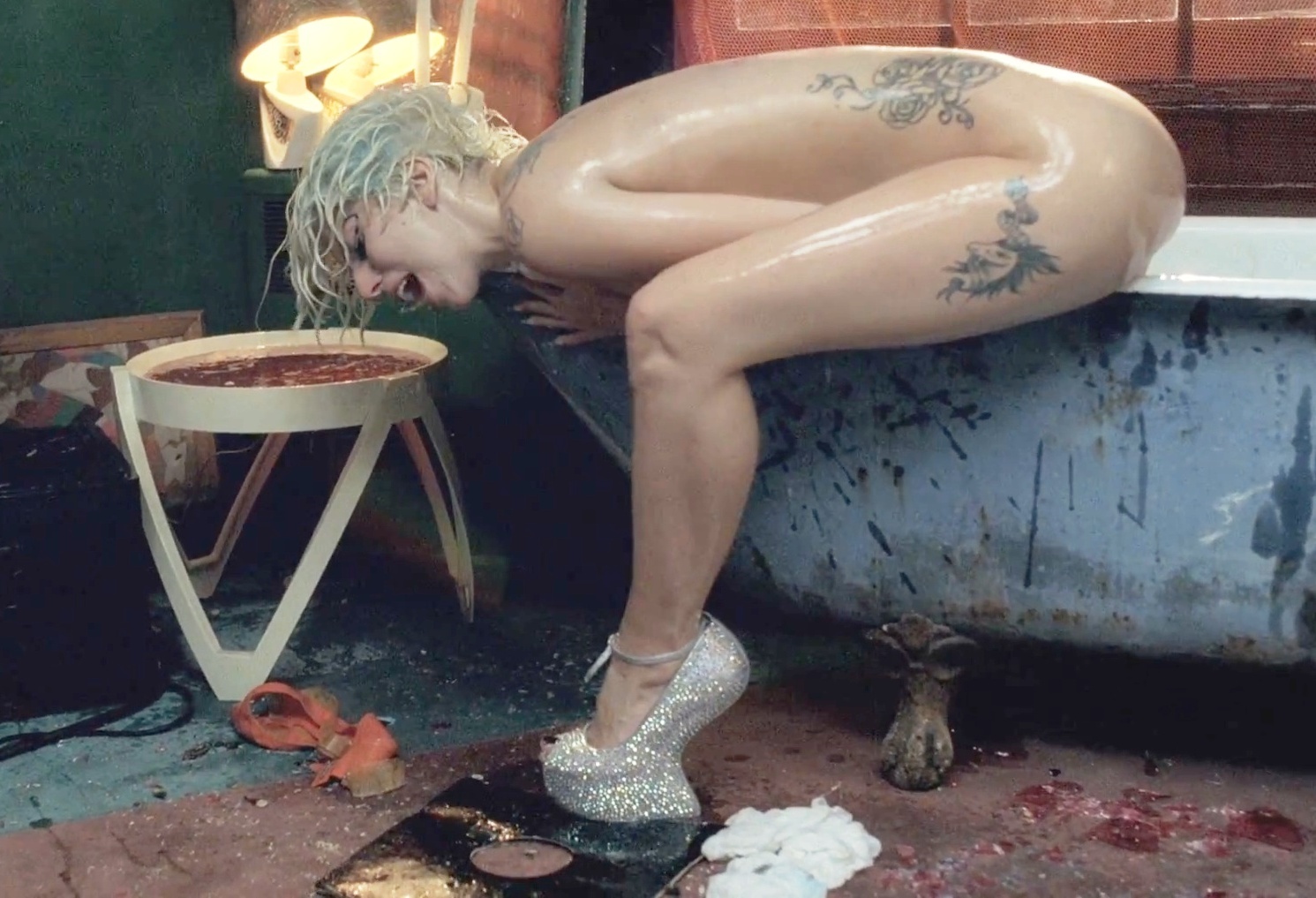 Lady Gaga Totally Nude Humping Bathtub