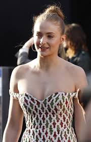 Sophie Turner Without Bra Underneath the Dress