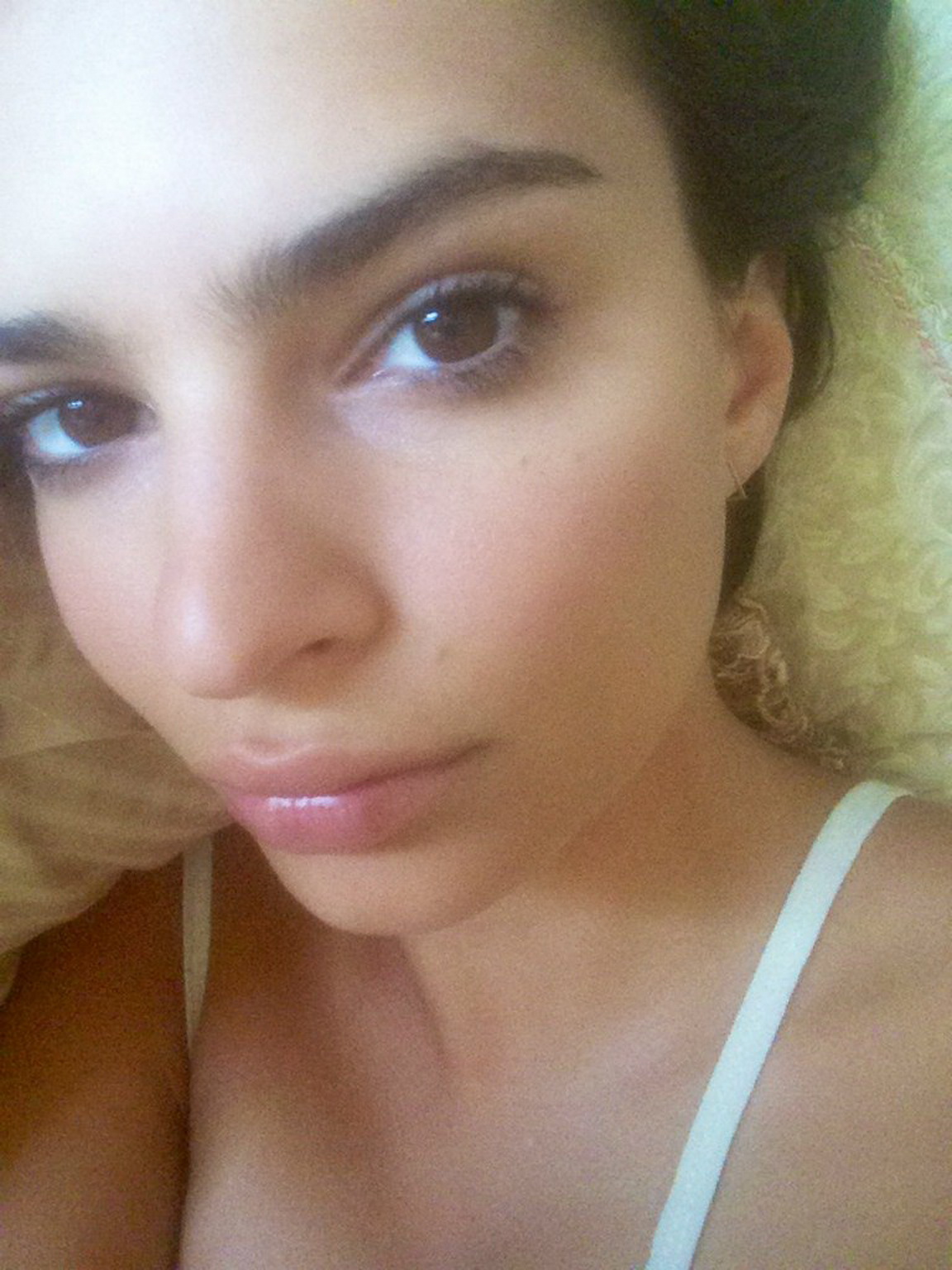 Emily Ratajkowski NUDE Leaks