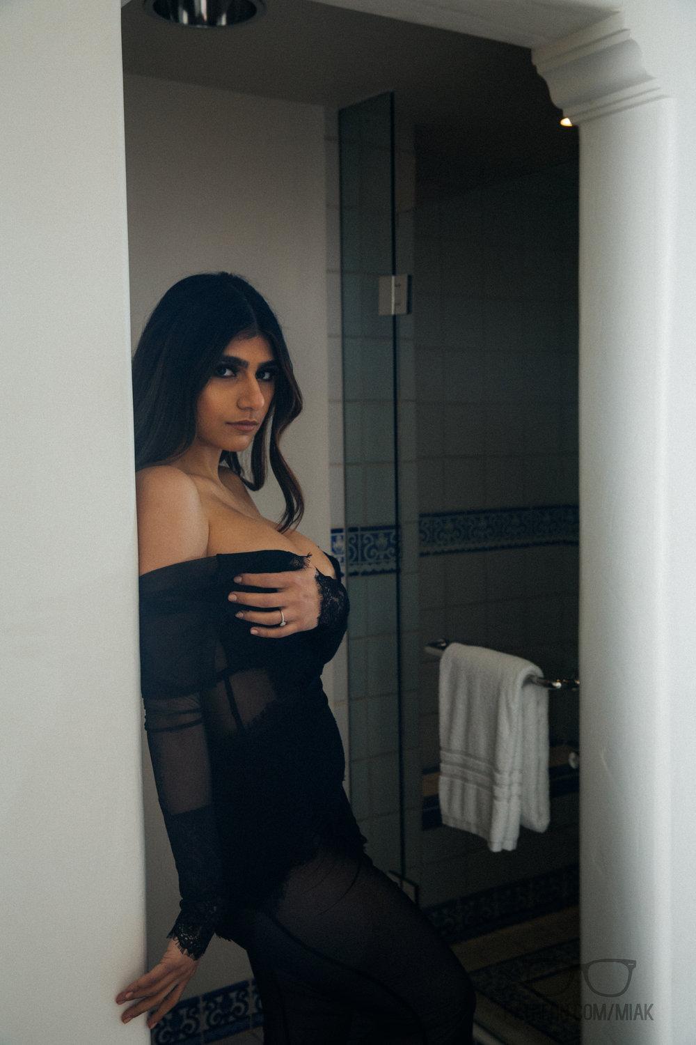Watch Latest Mia Khalifa Sexy Lingerie Tease Photoshoot Set Leaked – LeakedVideo.org – Free Download Leaked Sextape, XXX, Porn, Sex Videos, Nude Leaks